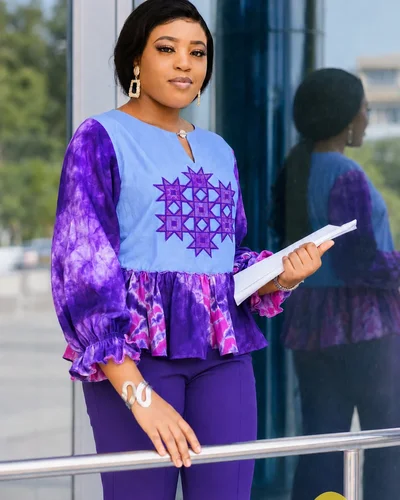 Haut violette de catealite